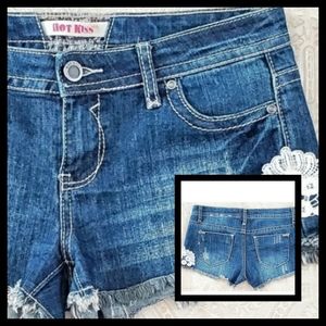 ʜᴏᴛ ᴋɪss ғʀᴀʏᴇᴅ ᴅᴇɴɪᴍ sʜᴏʀᴛs